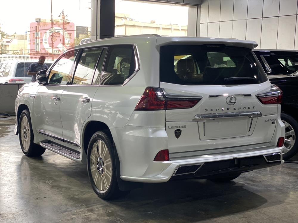 Lexus LX